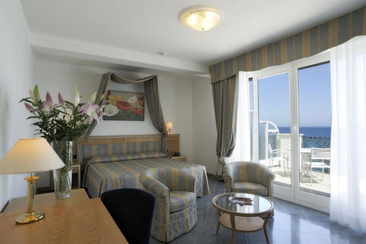 Mediterranee Hotel Génova