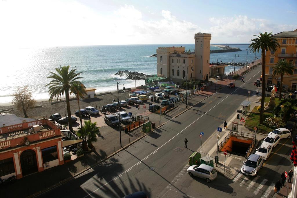 Hotel Mediterranee Genova
